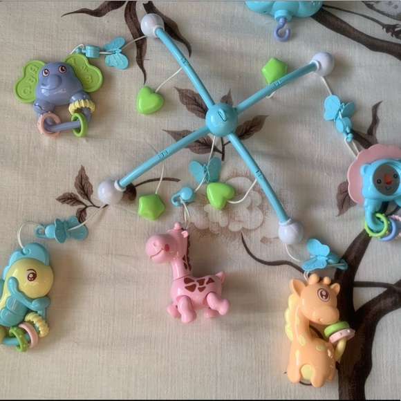Caterbee Baby Mobile - Picture 2 of 5